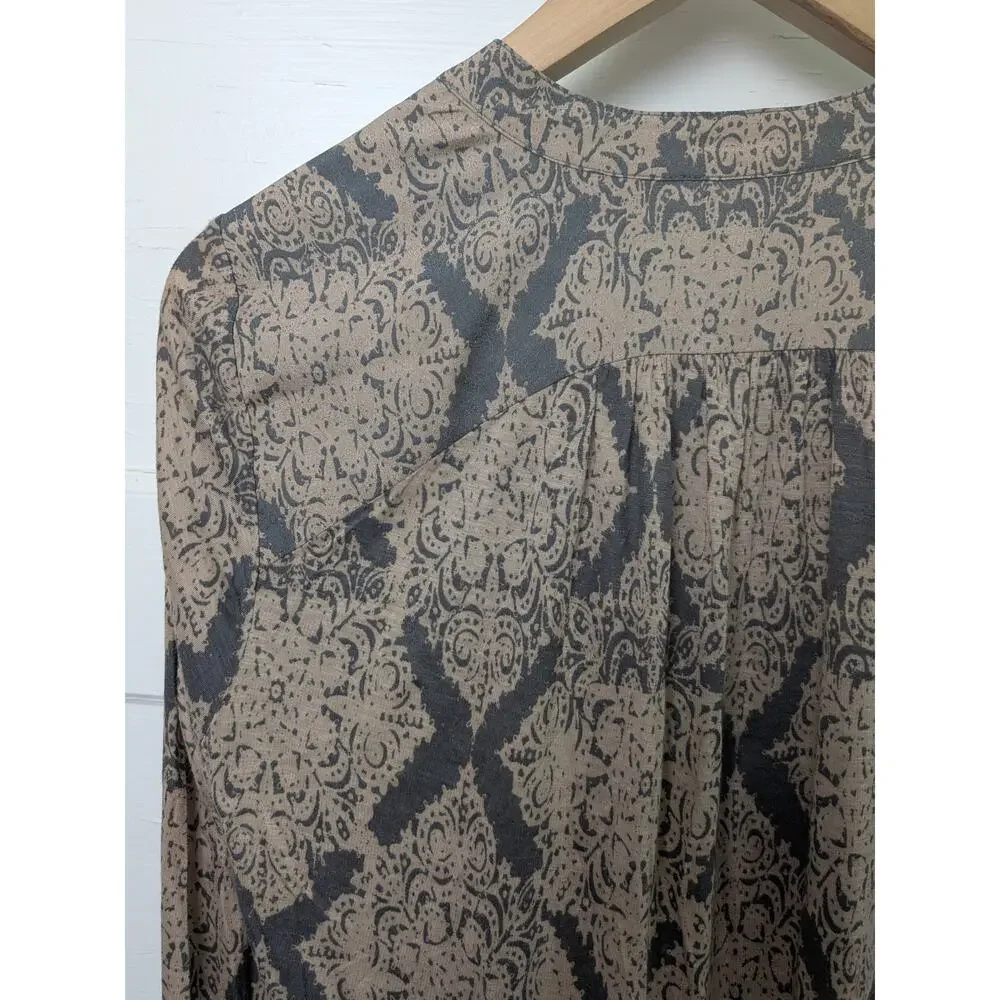 Tiny Anthropologie Floral Wrap Blouse Small Surplice Long Sleeve Gray - Picture 12 of 16